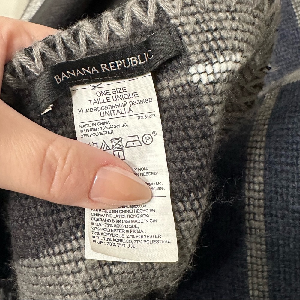 Banana Republic plaid wool poncho - Picture 3 of 5